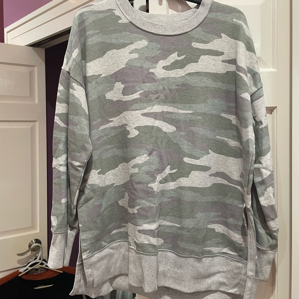 AE crewneck